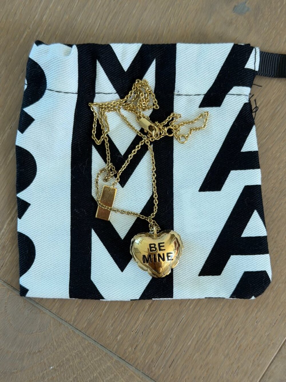 Marc Jacobs balloon be mine necklace gold